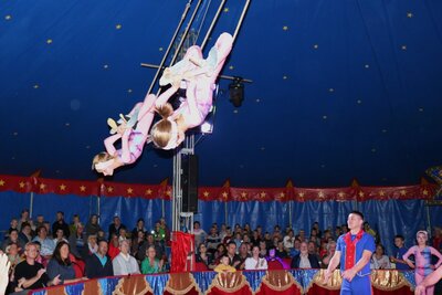 Foto des Albums: Zirkus-Galavorstellung