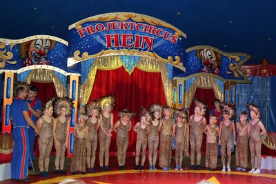 Foto des Albums: Zirkus-Galavorstellung
