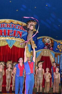 Foto des Albums: Zirkus-Galavorstellung