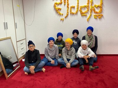 Foto des Albums: Klasse 4a besucht den Sikh Tempel in Straelen (26.09.2022)