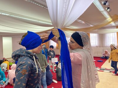 Foto des Albums: Klasse 4a besucht den Sikh Tempel in Straelen (26.09.2022)