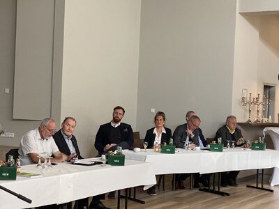 v.3.v.l. Martin Papke, Elke Simon-Kuch, R&uuml;diger Erben, J&uuml;rgen Ma&szlig;alsky, J&ouml;rg Freiwald  (Bild vergr&ouml;&szlig;ern)