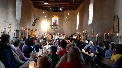 Foto des Albums: 22/11 - Adventsprogramm der ev. Grundschule
