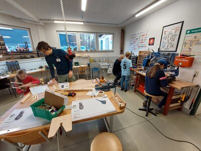 Foto des Albums: Weihnachtsbasteln mit Eltern