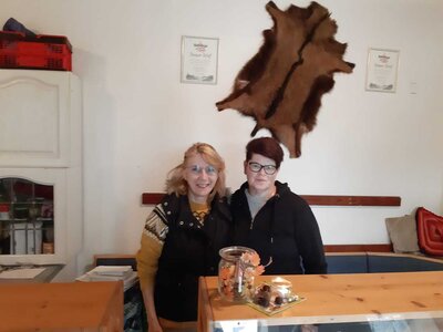 Auch die Kuchentheke war ein Anlaufpunkt f&uuml;r G&auml;ste  (Bild vergr&ouml;&szlig;ern)