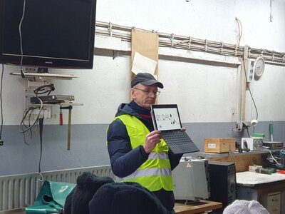 Foto des Albums: Wohin mit dem Müll? Die Klassen 4a und 4b besuchen den Wertstoffhof in Bad Neustadt