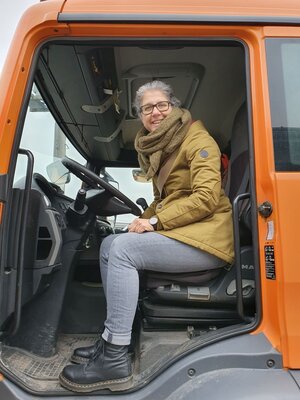 Foto des Albums: Wohin mit dem Müll? Die Klassen 4a und 4b besuchen den Wertstoffhof in Bad Neustadt