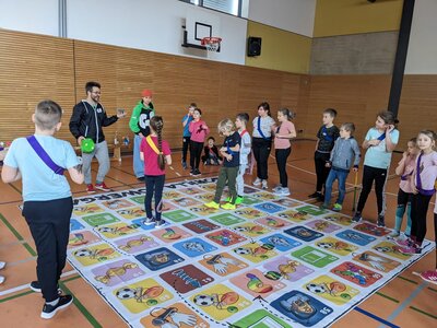 Foto des Albums: Powergame mit den Gorilla Kids
