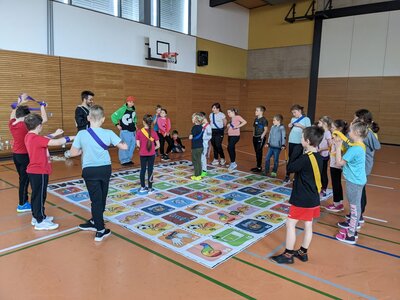 Foto des Albums: Powergame mit den Gorilla Kids