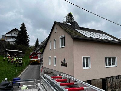 Foto des Albums: Brand Mittel - Schornsteinbrand 04/23