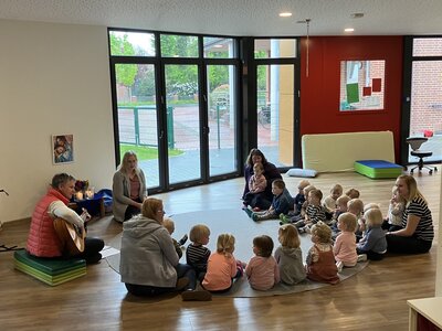 Foto des Albums: Maiandacht der Krippenkinder
