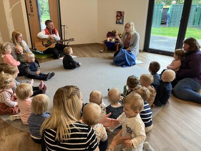 Foto des Albums: Maiandacht der Krippenkinder