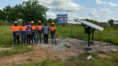 Foto des Albums: Wieder ein neuer Brunnen in Ghana gebaut.