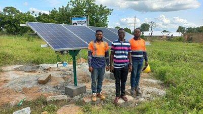 Foto des Albums: Wieder ein neuer Brunnen in Ghana gebaut.