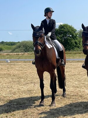 Lina Lange mit Longchamp - 2. Platz  (Bild vergr&ouml;&szlig;ern)