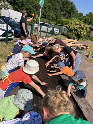 Foto des Albums: Bildung am Hochbeet