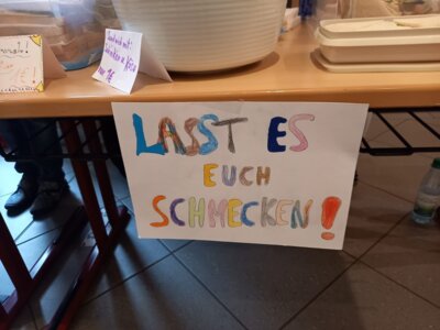 Foto des Albums: Pausenverkauf der Klassen 4a und 4b