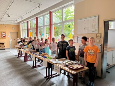 Foto des Albums: Pausenverkauf der Klassen 4a und 4b