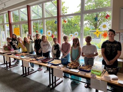 Foto des Albums: Pausenverkauf der Klassen 4a und 4b