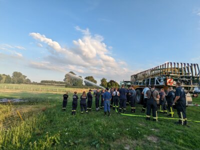 Foto des Albums: Dienstabend - Wasserversorgung mit Güllefässern