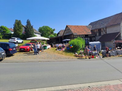 Foto des Albums: Sommerflohmarkt 2023 mit reichlich Sonnenschein und „rundem Ergebnis“