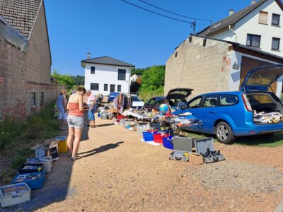 Foto des Albums: Sommerflohmarkt 2023 mit reichlich Sonnenschein und „rundem Ergebnis“