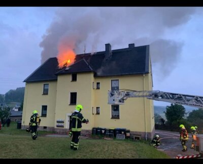 Foto des Albums: Brand Groß - Dachstuhlbrand Wohnhaus 06/23