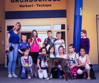 Foto des Albums: Gemeinsam spielerisch lernen mit der Schulhündin Leila