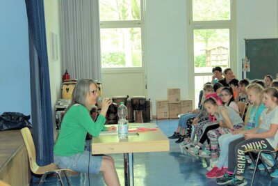 Foto des Albums: Die Autorin Rike Reiniger zu Besuch in unserer Grundschule