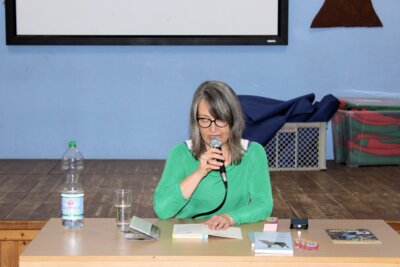 Foto des Albums: Die Autorin Rike Reiniger zu Besuch in unserer Grundschule