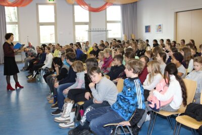 Foto des Albums: Die Autorin Sabine Ludwig zu Besuch an unserer Schule