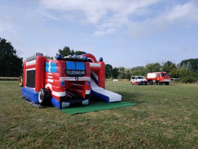 die Feuerwehrh&uuml;pfburg l&auml;d zum toben ein 