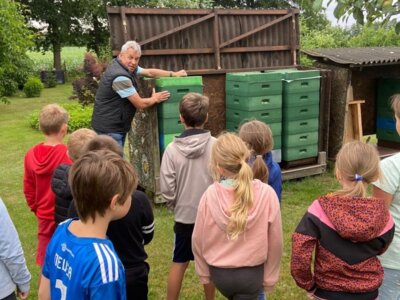 Foto des Albums: Besuch beim Imker