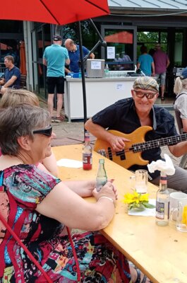 Foto des Albums: Sommer am Fluss  / Frühschoppen