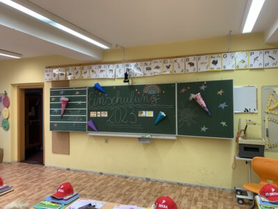Foto des Albums: Die Juri Gagarin Grundschule schult ein