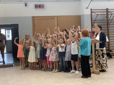 Foto des Albums: Die Juri Gagarin Grundschule schult ein