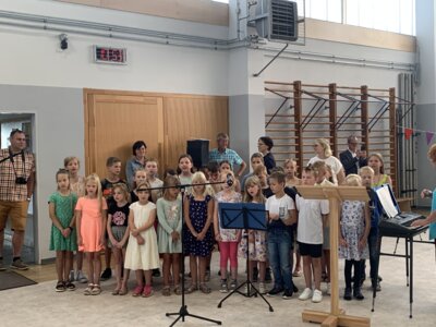 Foto des Albums: Die Juri Gagarin Grundschule schult ein