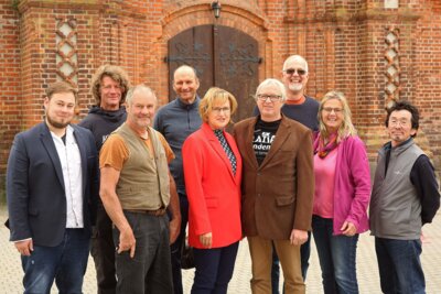 Foto des Albums: Die Bildhauer sind in der Stadt