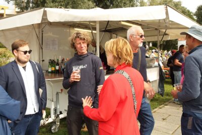 Foto des Albums: Die Bildhauer sind in der Stadt