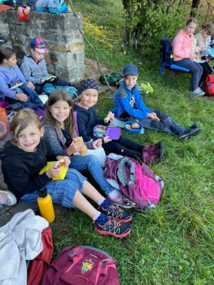 Foto des Albums: 1. Wandertag im Schulhaus Wollbach