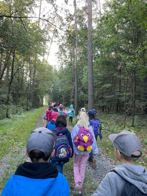 Foto des Albums: 1. Wandertag im Schulhaus Wollbach
