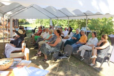 Foto des Albums: Frauenorte - Feierliche Tafelenthüllung für Minna Cauer in Freyenstein (08. 09. 2023)