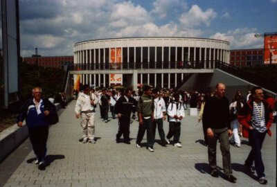 Vorschaubild: Blick auf die Eingangshalle der Berliner Messe. In den 26 Messehallen fand der größte Teil der Turnfestangebote statt