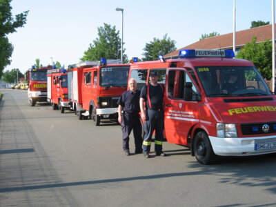 Abfahrt zum KFB-Einsatz  (Bild vergr&ouml;&szlig;ern)