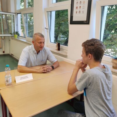 Foto des Albums: Politik trifft Schule - Speed Dating (28. 09. 2023)