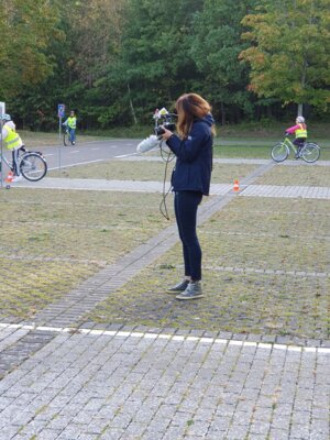 Foto des Albums: Das Bayerische Fernsehen zu Besuch in der Jugendverkehrsschule am Übungsplatz in Wollbach