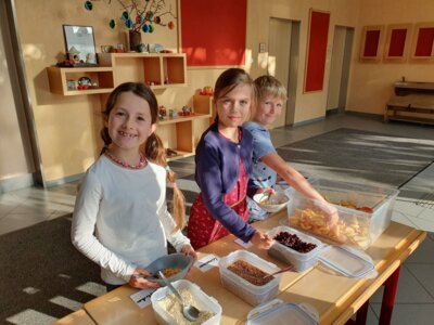 Foto des Albums: Müslitag im Schulhaus Hollstadt