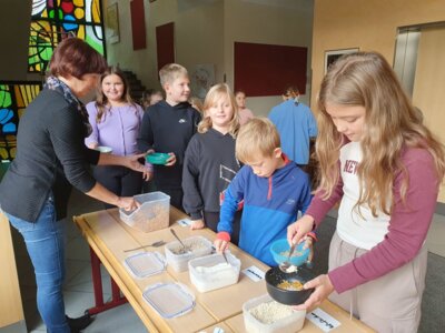 Foto des Albums: Müslitag im Schulhaus Hollstadt