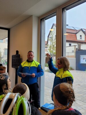 Foto des Albums: Die vierten Klassen auf dem Weg zum Fahrradführerschein