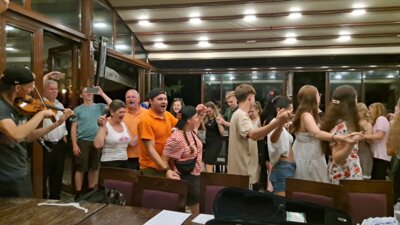 Nach 3 super erfolgreichen Konzerten wurde die deutsch-rum&auml;nische-litauische-polnische Freundschaft gefeiert.  (Bild vergr&ouml;&szlig;ern)